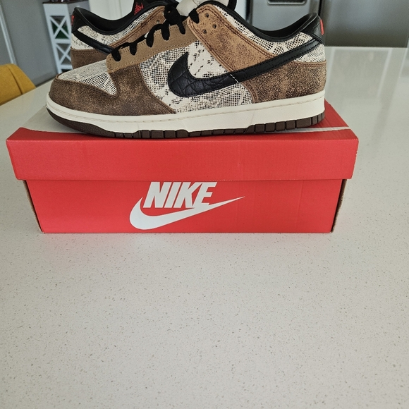 Dunks - Picture 2 of 6